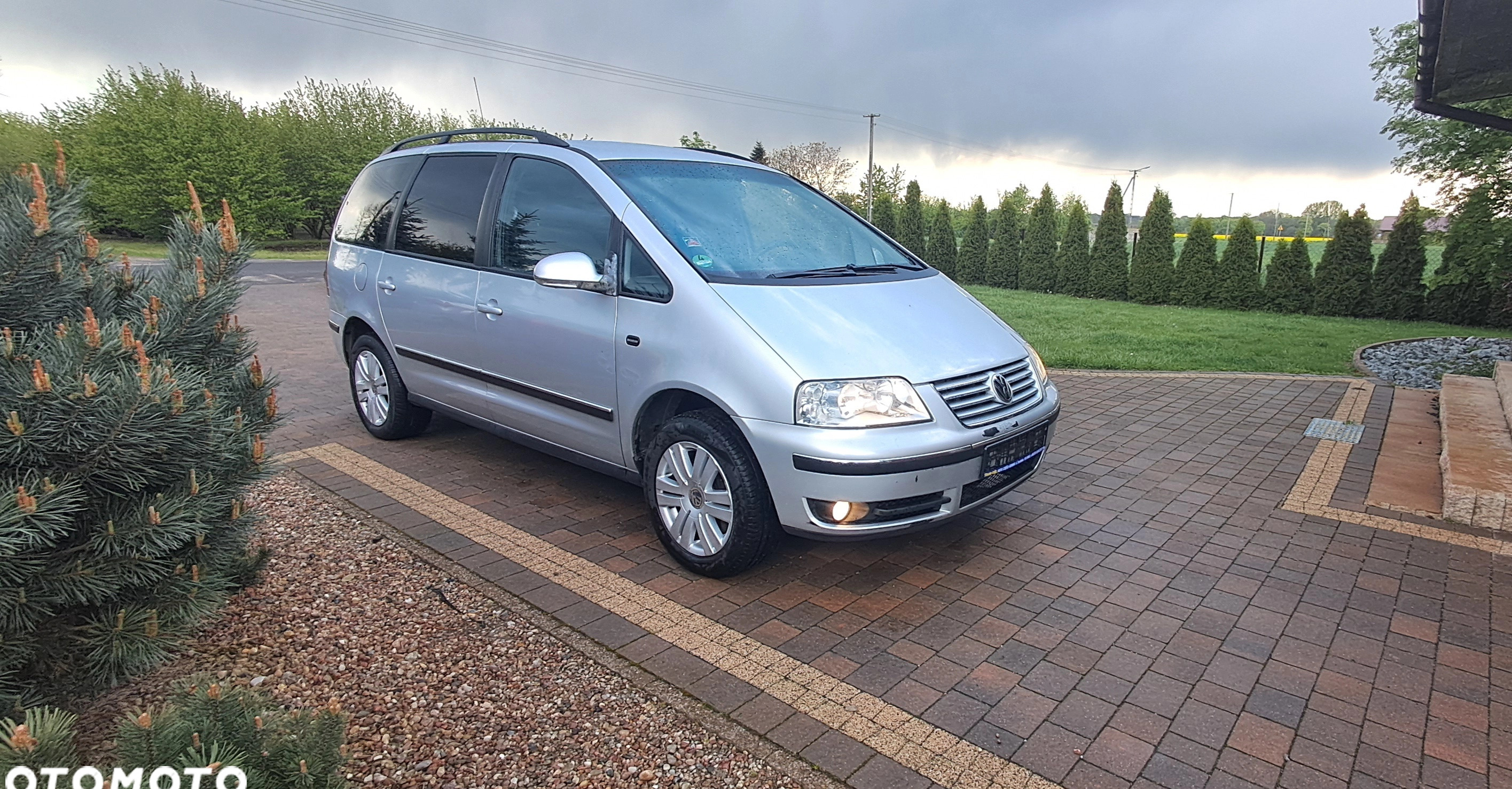 Volkswagen Sharan cena 15500 przebieg: 211500, rok produkcji 2010 z Koło małe 121